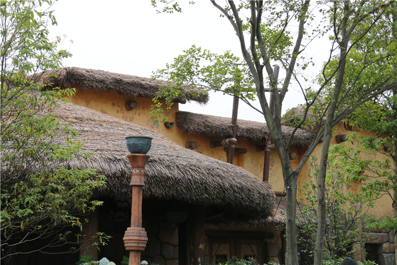 Bali-Style Synthetic Thatch Roof Tiles10