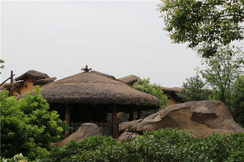 Bali-Style Synthetic Thatch Roof Tiles8